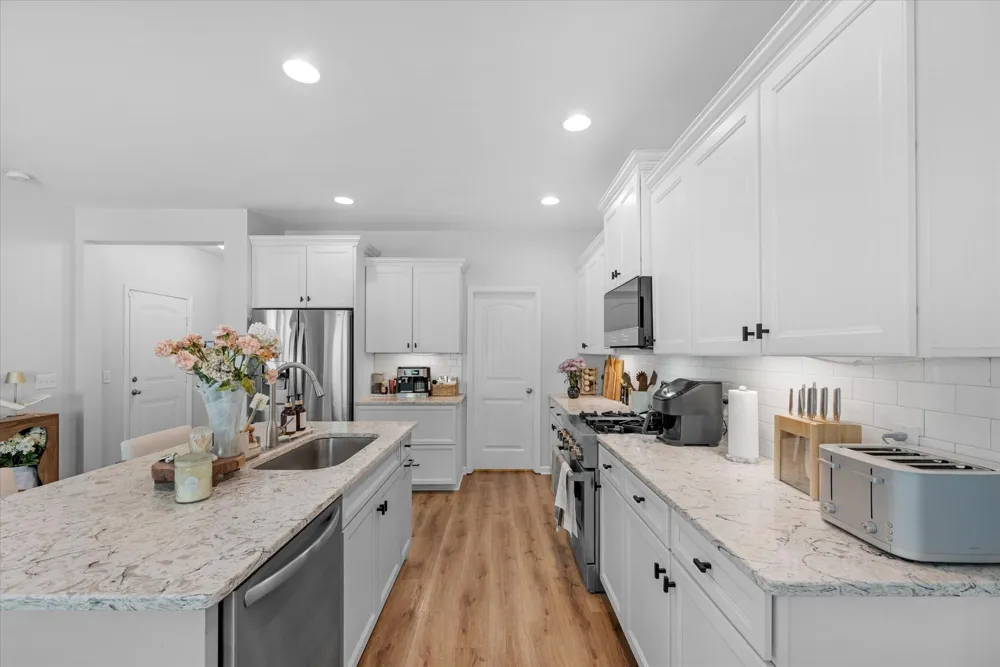 1909 Stonewater Dr Hermitage, TN 37076