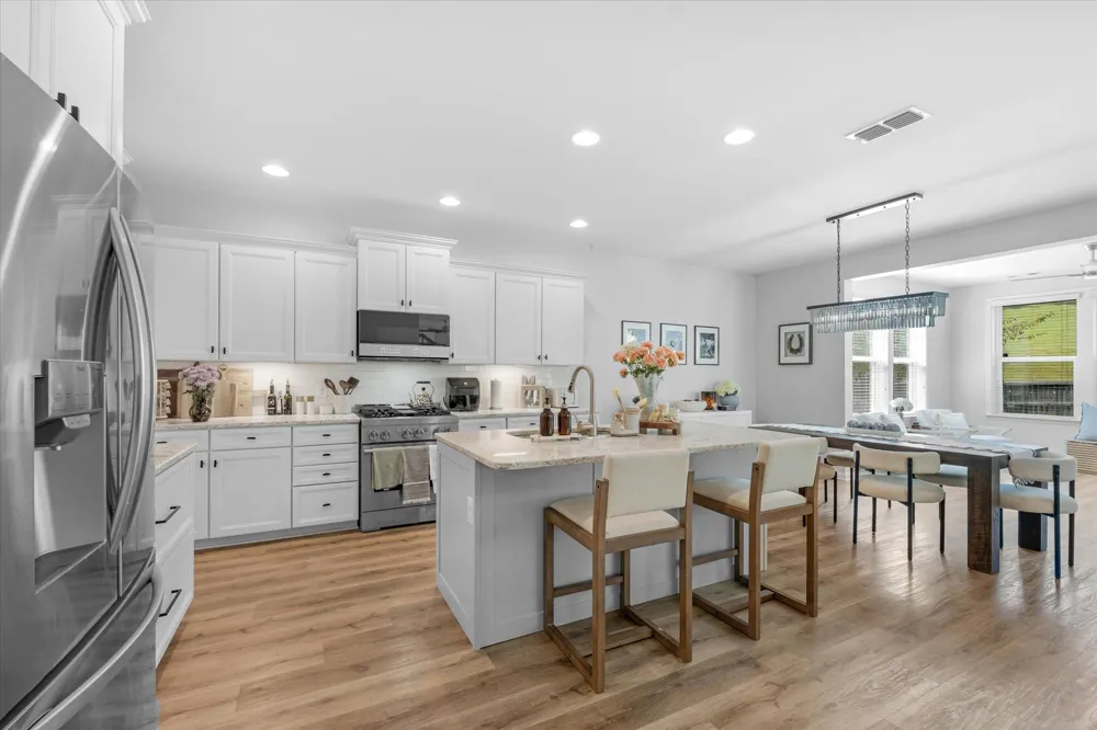 1909 Stonewater Dr Hermitage, TN 37076