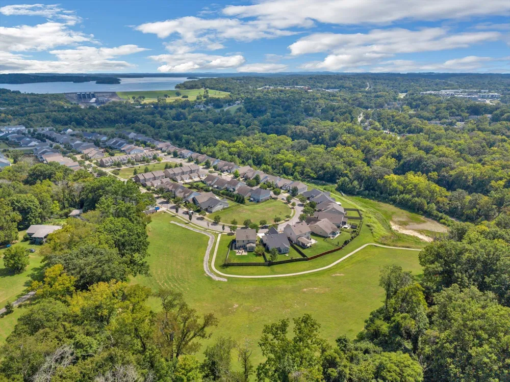 1909 Stonewater Dr Hermitage, TN 37076