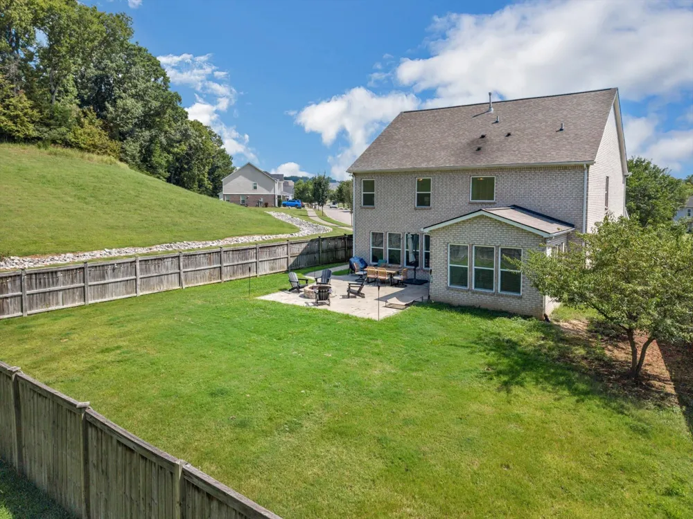 1909 Stonewater Dr Hermitage, TN 37076