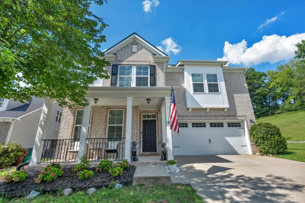 1909 Stonewater Dr Hermitage, TN 37076