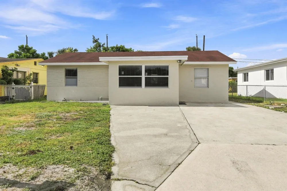 1217 W 32nd Street Riviera Beach, FL 33404