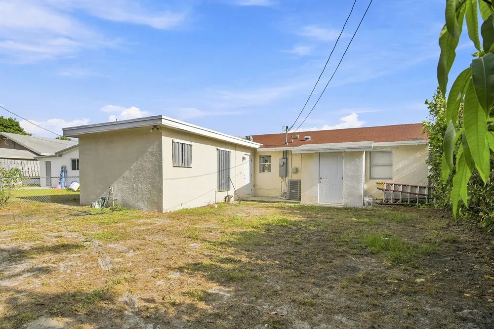 1217 W 32nd Street Riviera Beach, FL 33404