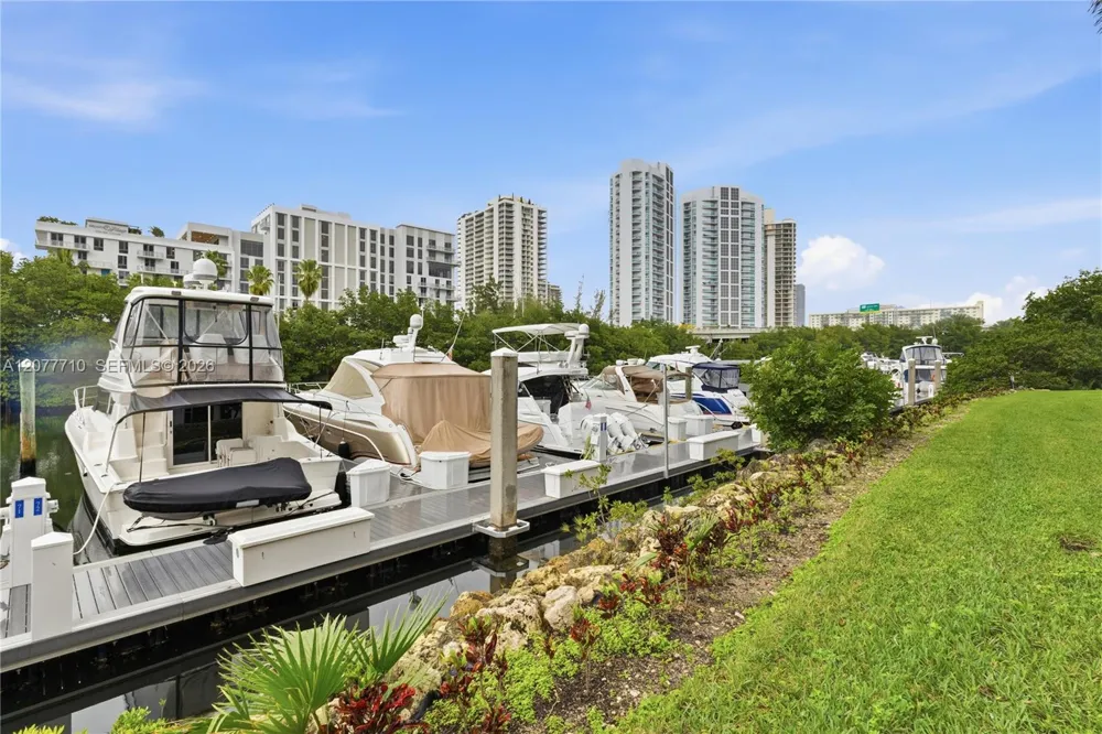 3500 Mystic Pointe Dr #104 Aventura, FL 33180