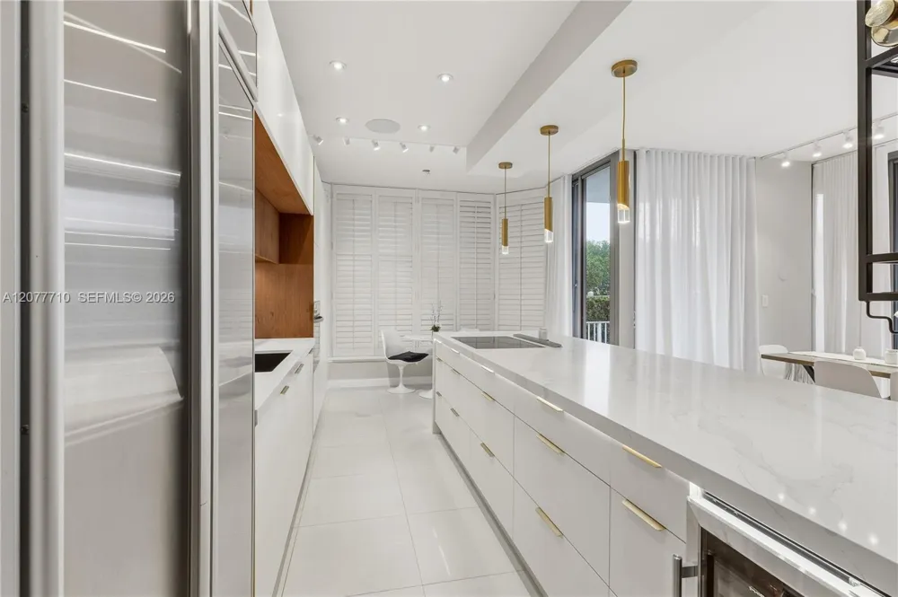 3500 Mystic Pointe Dr #104 Aventura, FL 33180