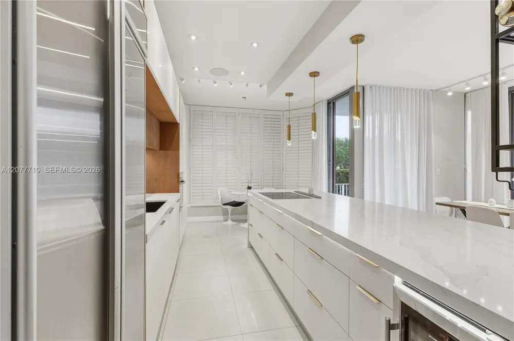 3500 Mystic Pointe Dr #104 Aventura, FL 33180