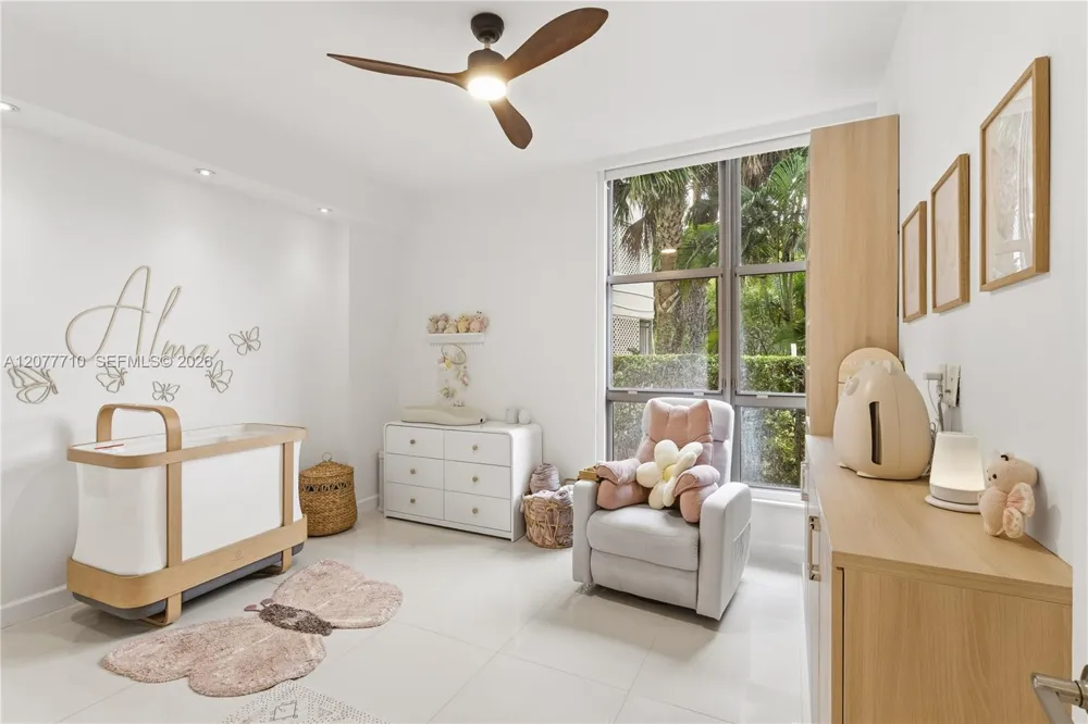 3500 Mystic Pointe Dr #104 Aventura, FL 33180
