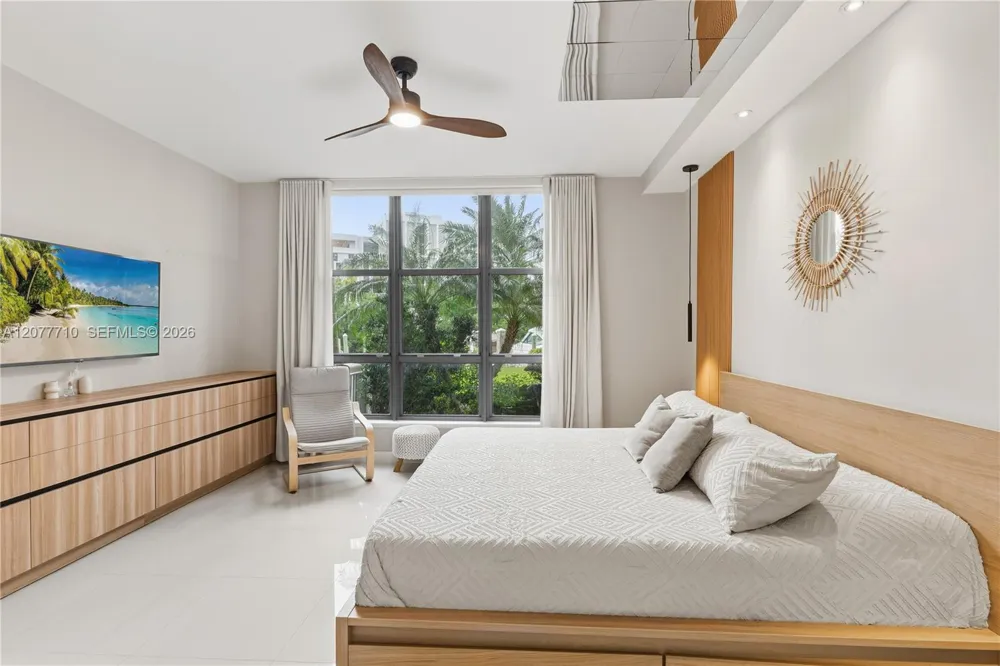 3500 Mystic Pointe Dr #104 Aventura, FL 33180