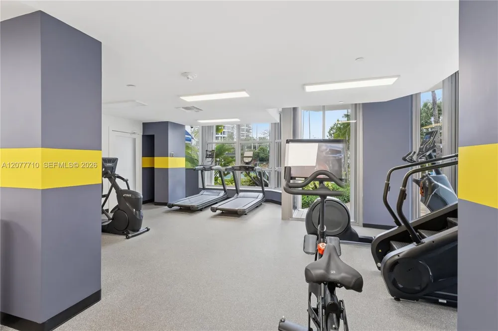 3500 Mystic Pointe Dr #104 Aventura, FL 33180