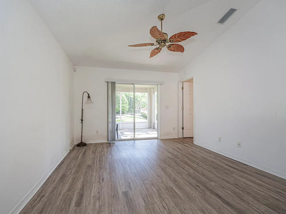 1143 13TH SQUARE Vero Beach, FL 32960