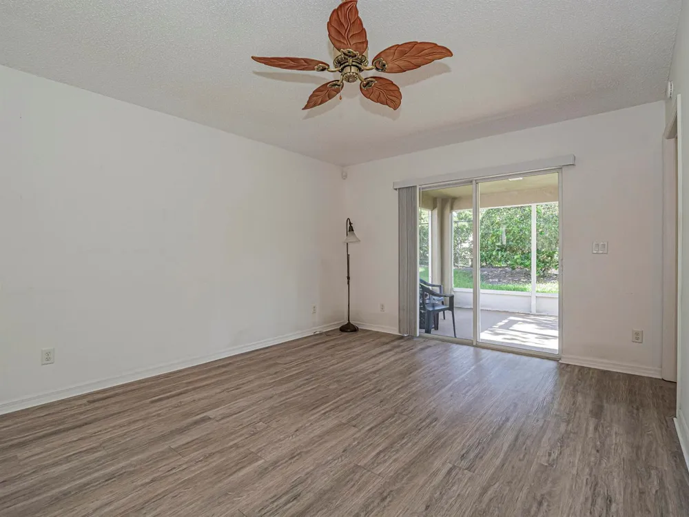 1143 13TH SQUARE Vero Beach, FL 32960