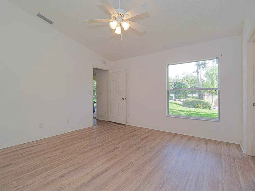 1143 13TH SQUARE Vero Beach, FL 32960
