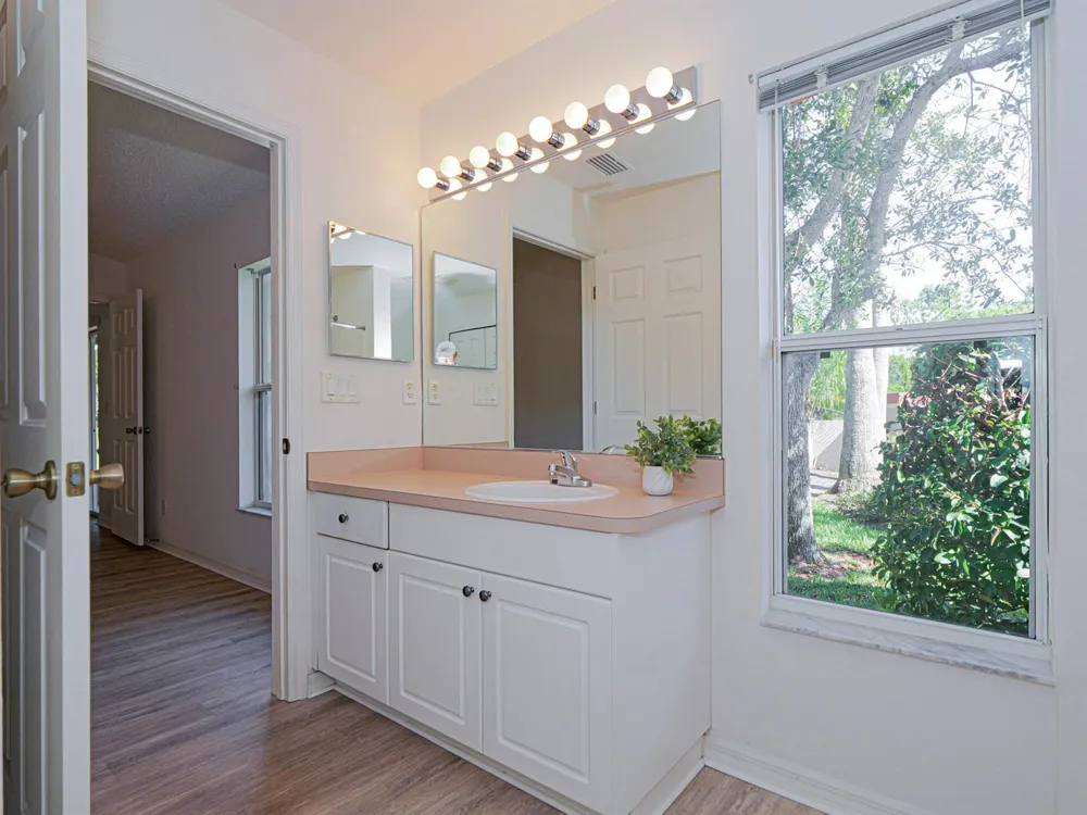 1143 13TH SQUARE Vero Beach, FL 32960