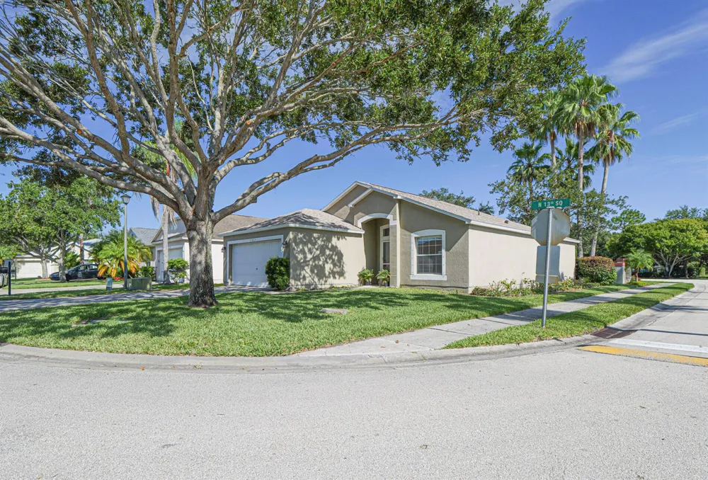 1143 13TH SQUARE Vero Beach, FL 32960