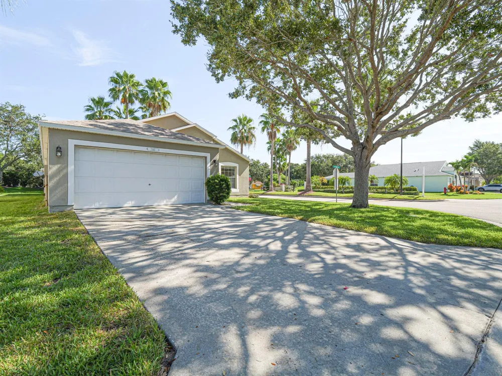 1143 13TH SQUARE Vero Beach, FL 32960