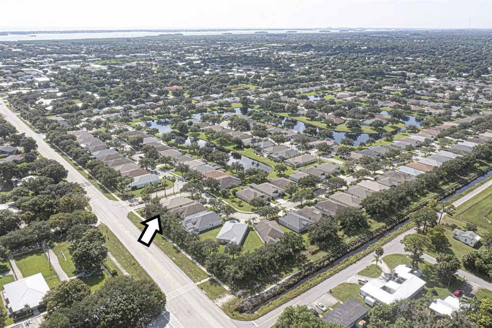 1143 13TH SQUARE Vero Beach, FL 32960