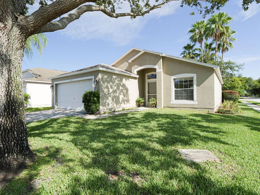 1143 13TH SQUARE Vero Beach, FL 32960
