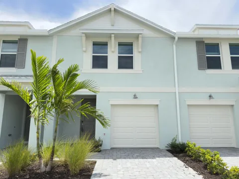 646 Salisbury Circle