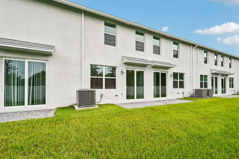 646 Salisbury Circle Fort Pierce, FL 34982