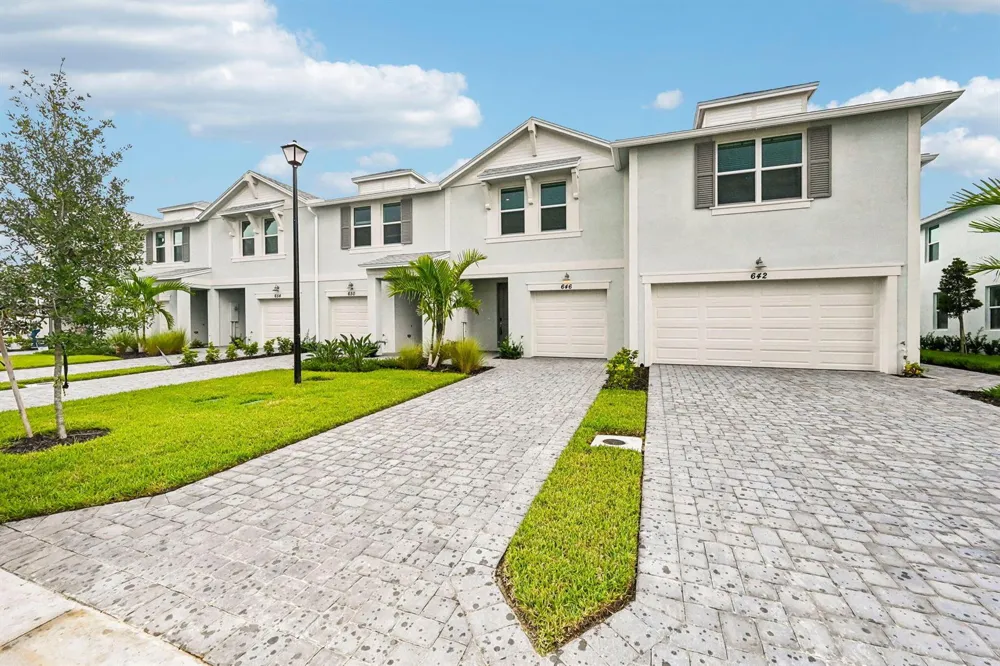 646 Salisbury Circle Fort Pierce, FL 34982