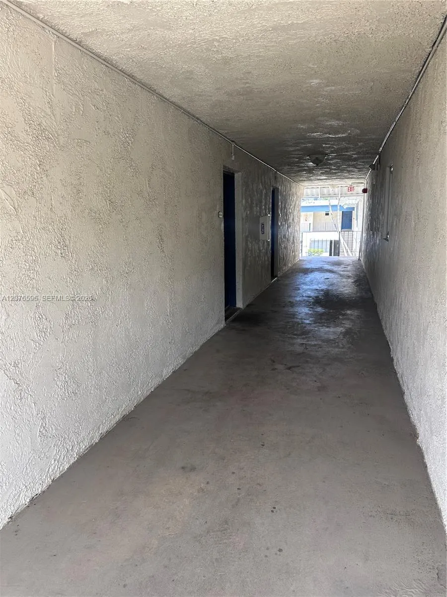 8615 SW 68th Ct #22 Pinecrest, FL 33156
