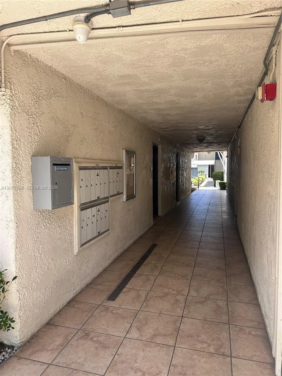 8615 SW 68th Ct #22 Pinecrest, FL 33156