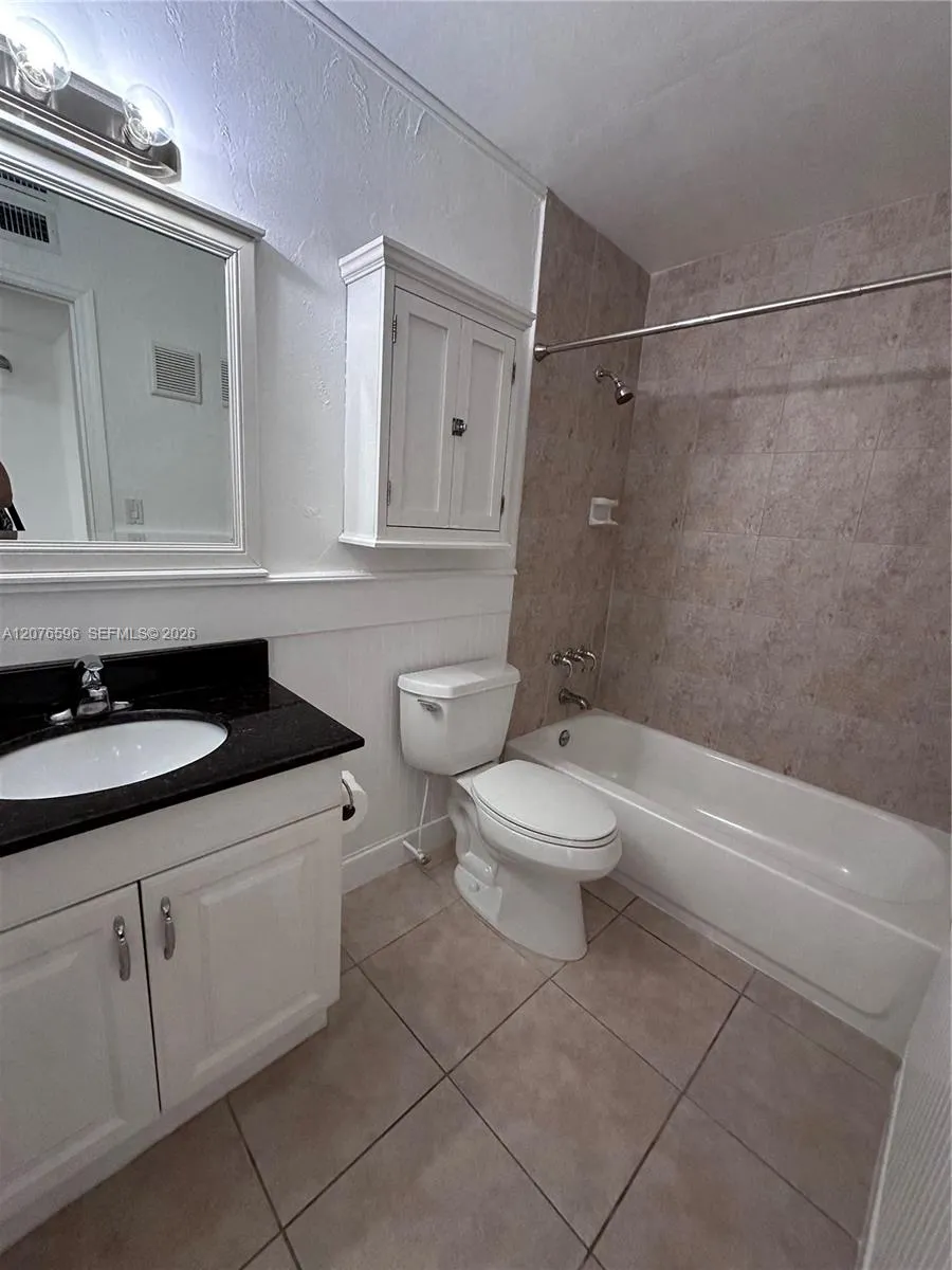 8615 SW 68th Ct #22 Pinecrest, FL 33156