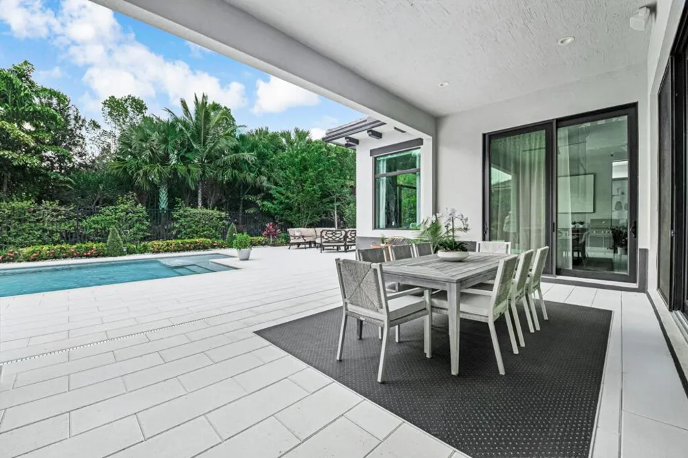 9228 Coral Isles Circle Palm Beach Gardens, FL 33412