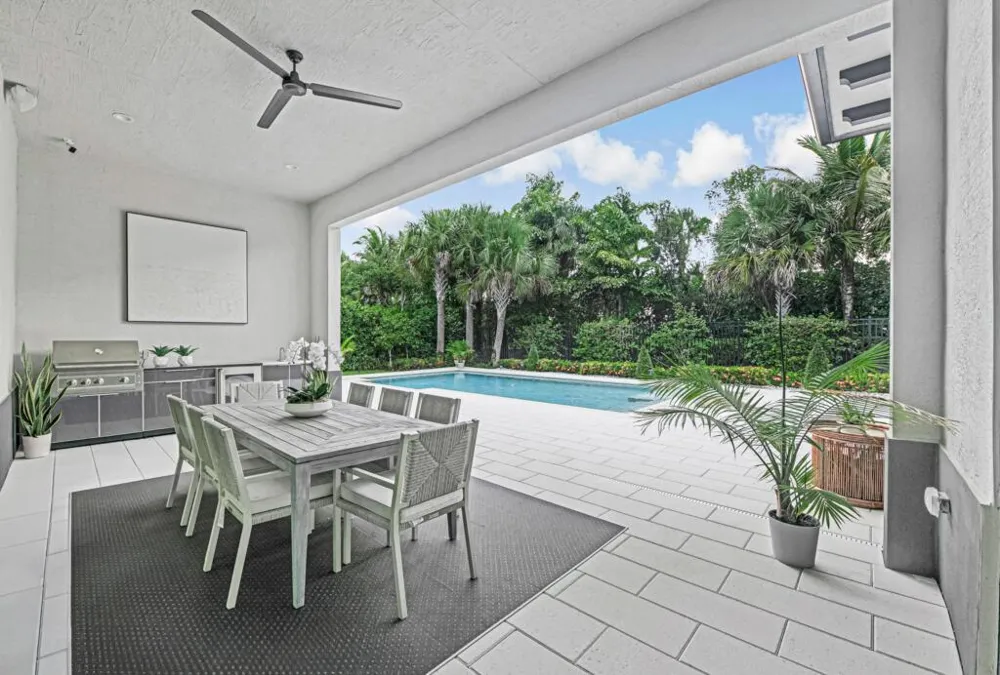 9228 Coral Isles Circle Palm Beach Gardens, FL 33412