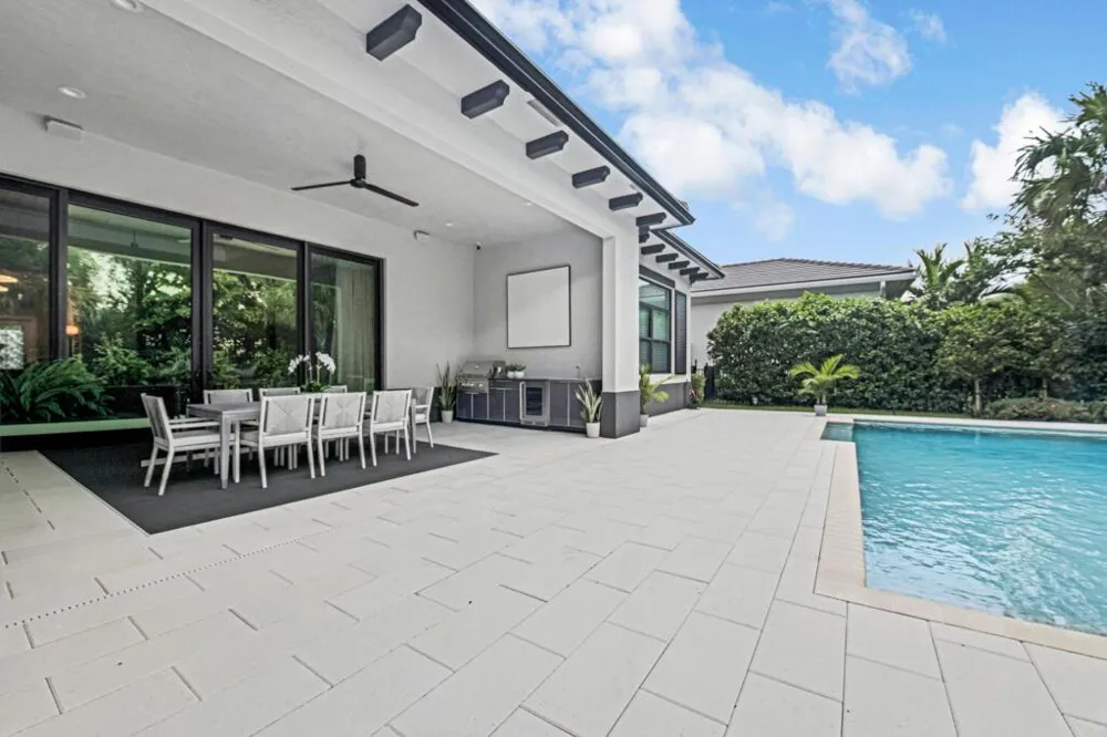 9228 Coral Isles Circle Palm Beach Gardens, FL 33412