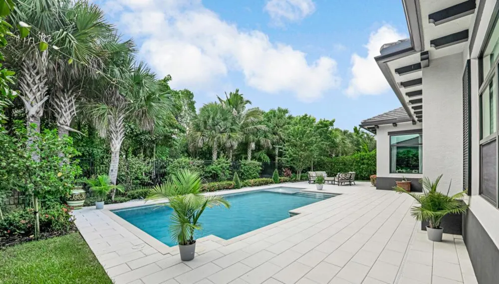 9228 Coral Isles Circle Palm Beach Gardens, FL 33412