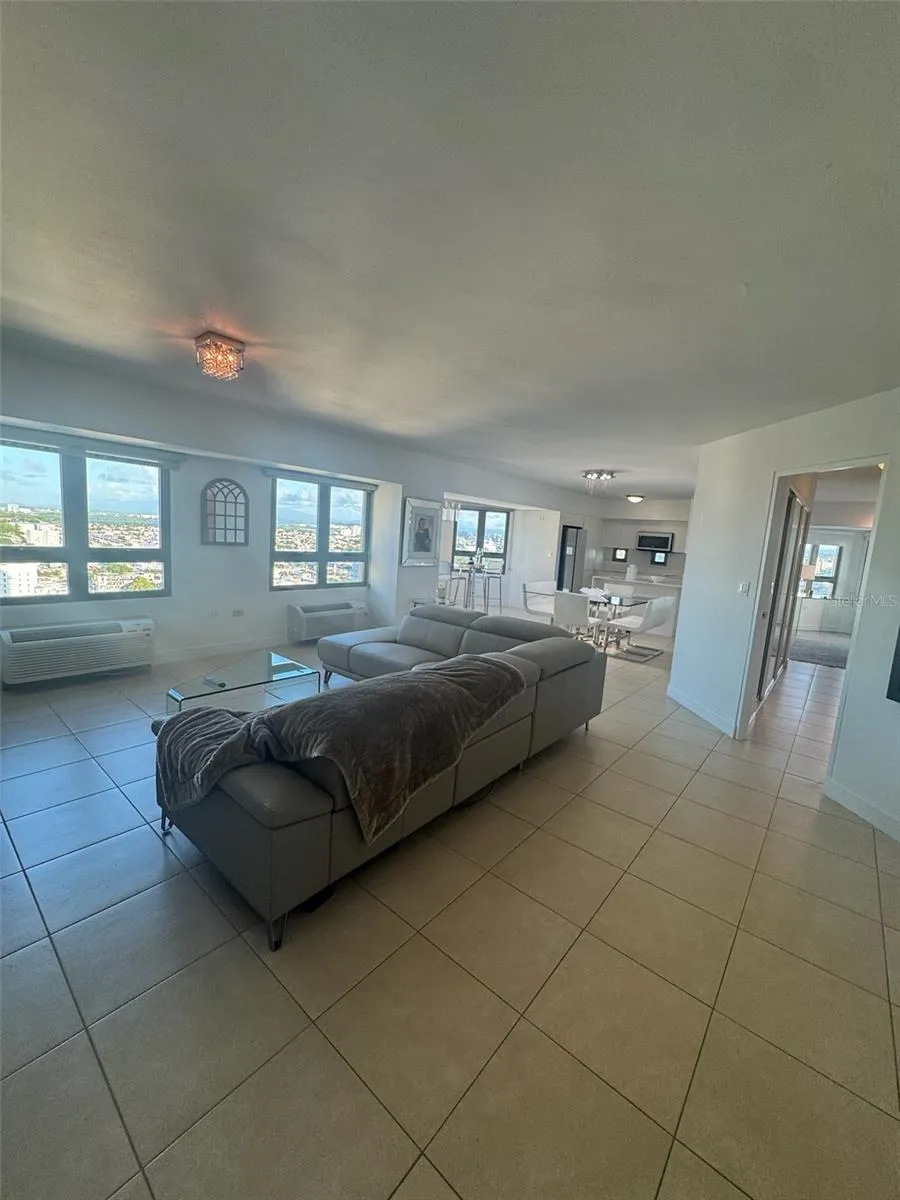 103 DE DIEGO AVE. #2004 S San Juan, PR 00911