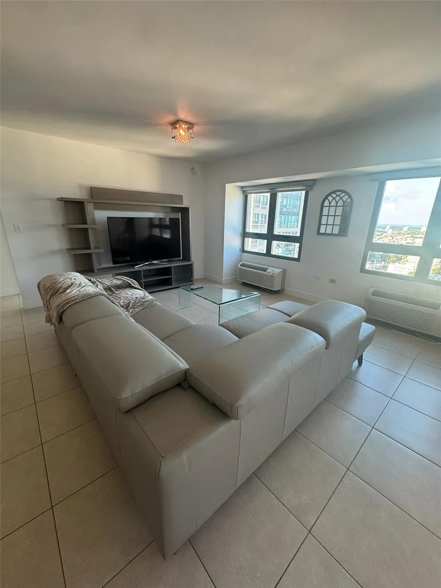 103 DE DIEGO AVE. #2004 S San Juan, PR 00911