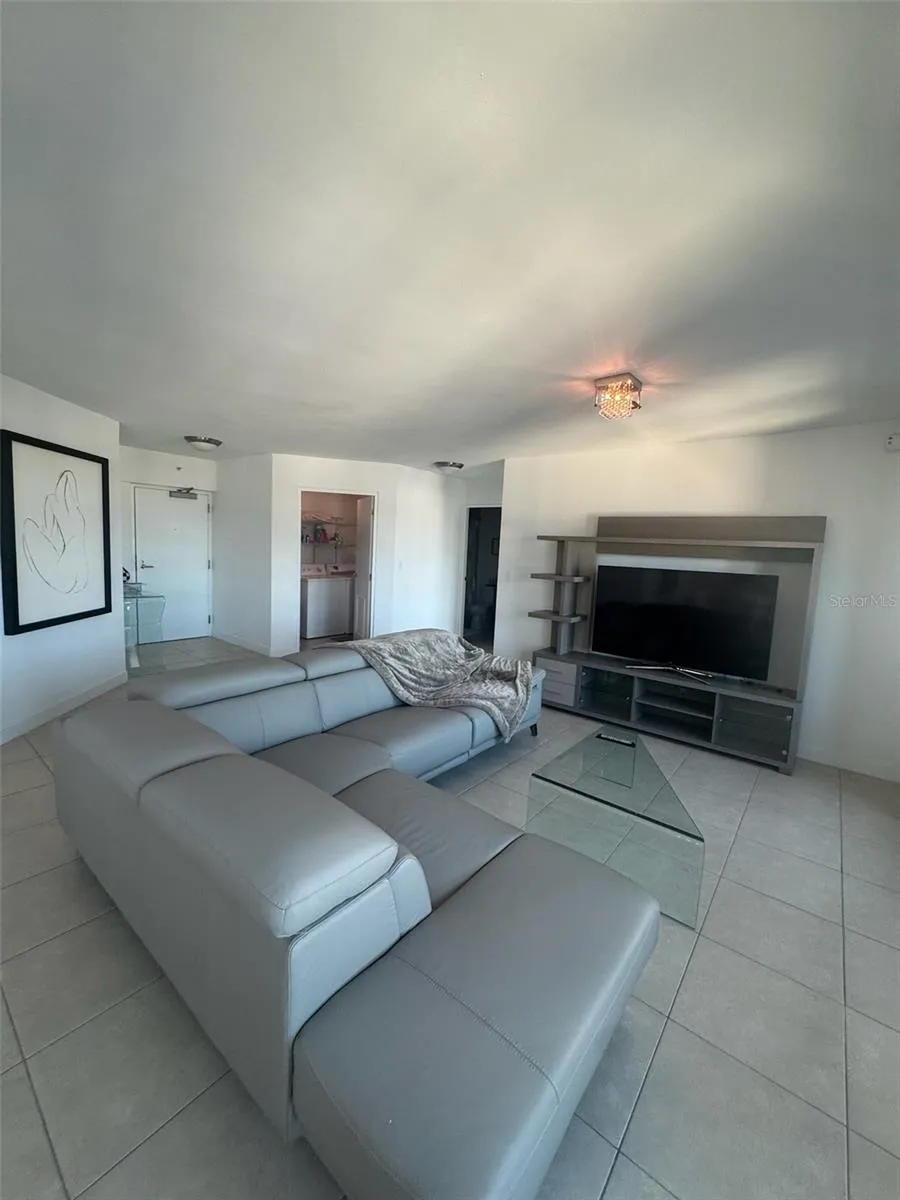 103 DE DIEGO AVE. #2004 S San Juan, PR 00911