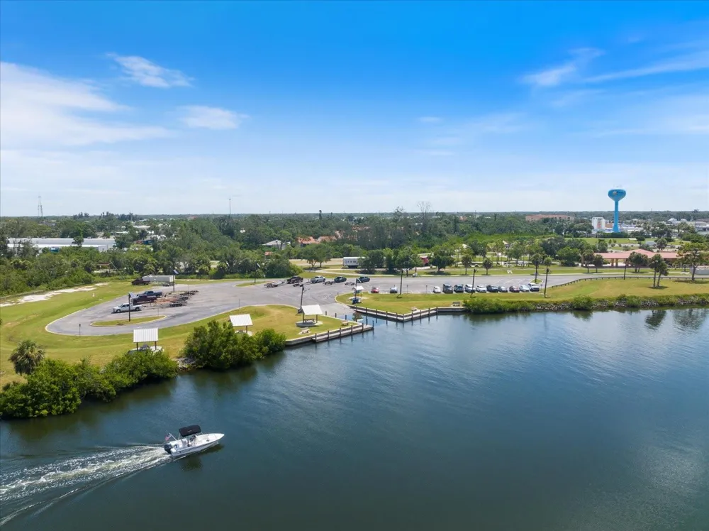 830 THE ESPLANADE #304 Venice, FL 34285
