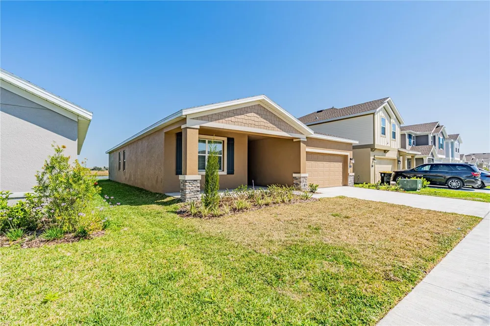 716 DARING DRIVE Davenport, FL 33837