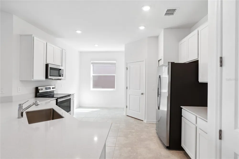 716 DARING DRIVE Davenport, FL 33837