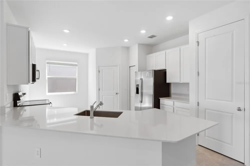 716 DARING DRIVE Davenport, FL 33837