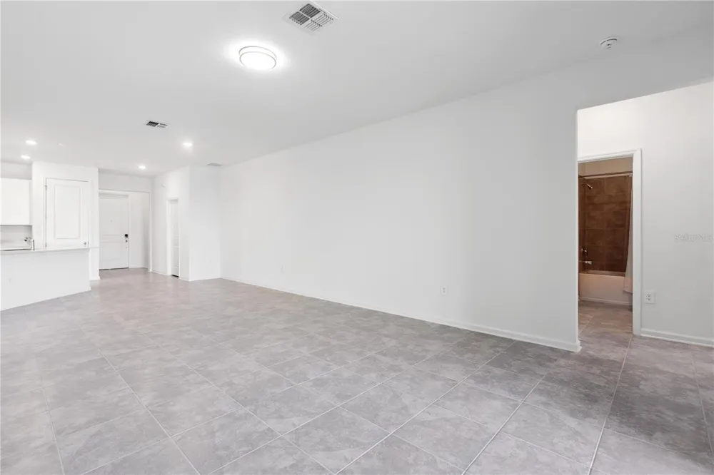 716 DARING DRIVE Davenport, FL 33837