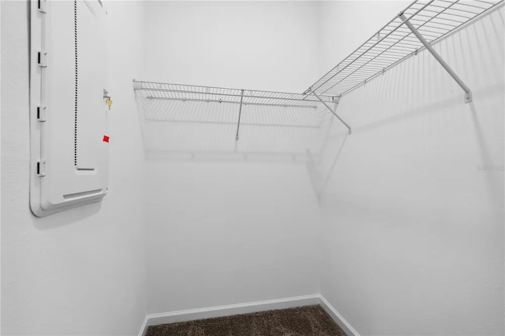 716 DARING DRIVE Davenport, FL 33837