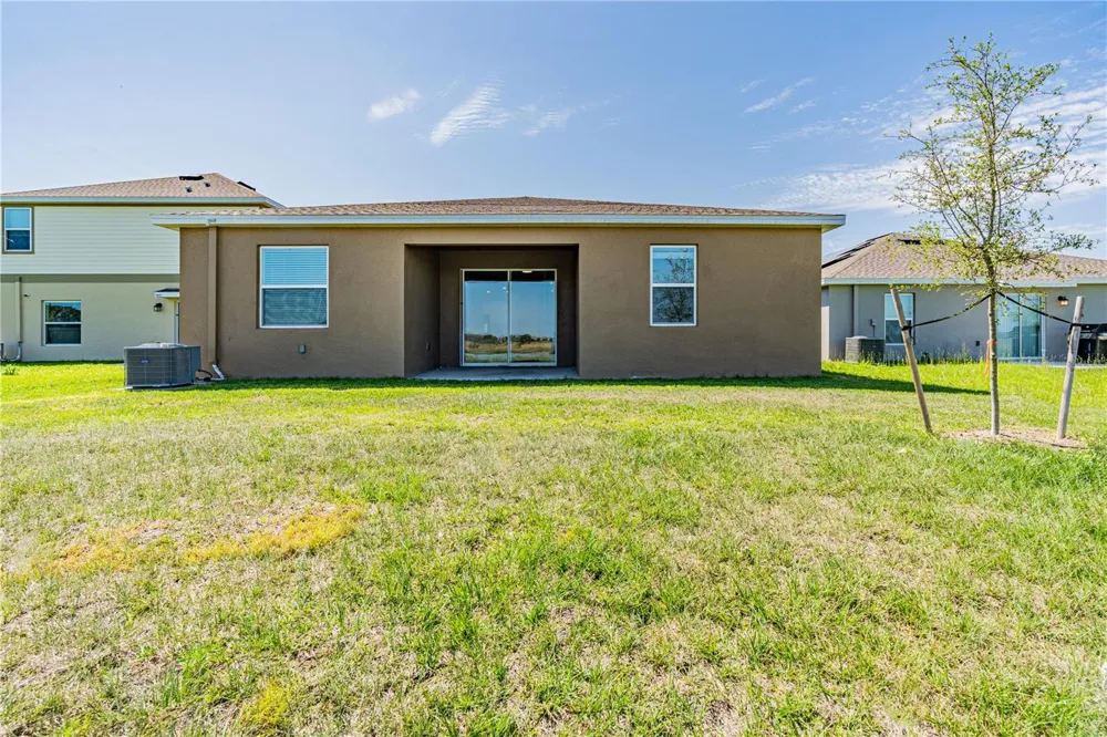 716 DARING DRIVE Davenport, FL 33837