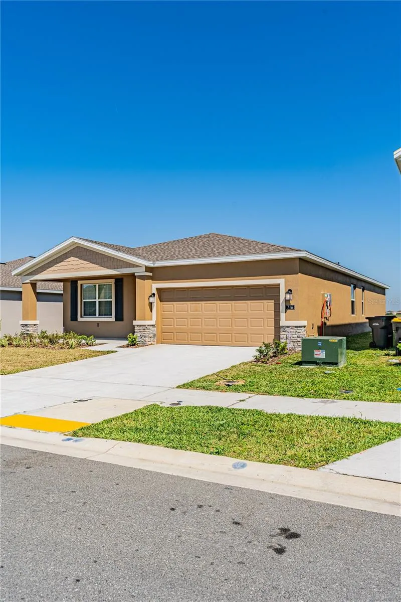 716 DARING DRIVE Davenport, FL 33837
