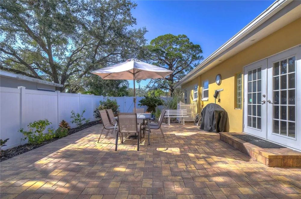 5850 24TH AVENUE S Gulfport, FL 33707