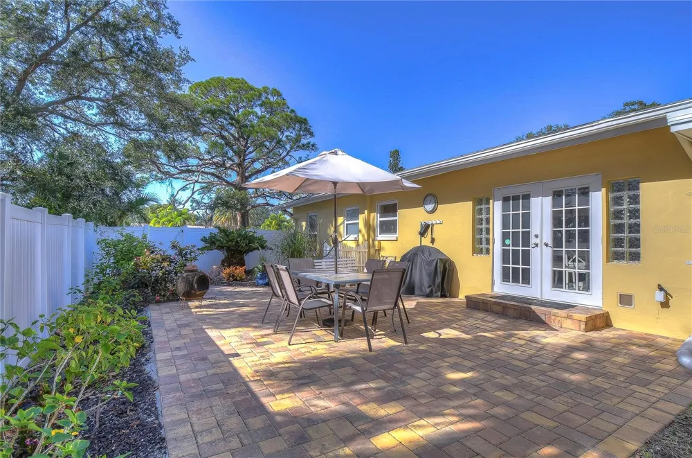5850 24TH AVENUE S Gulfport, FL 33707