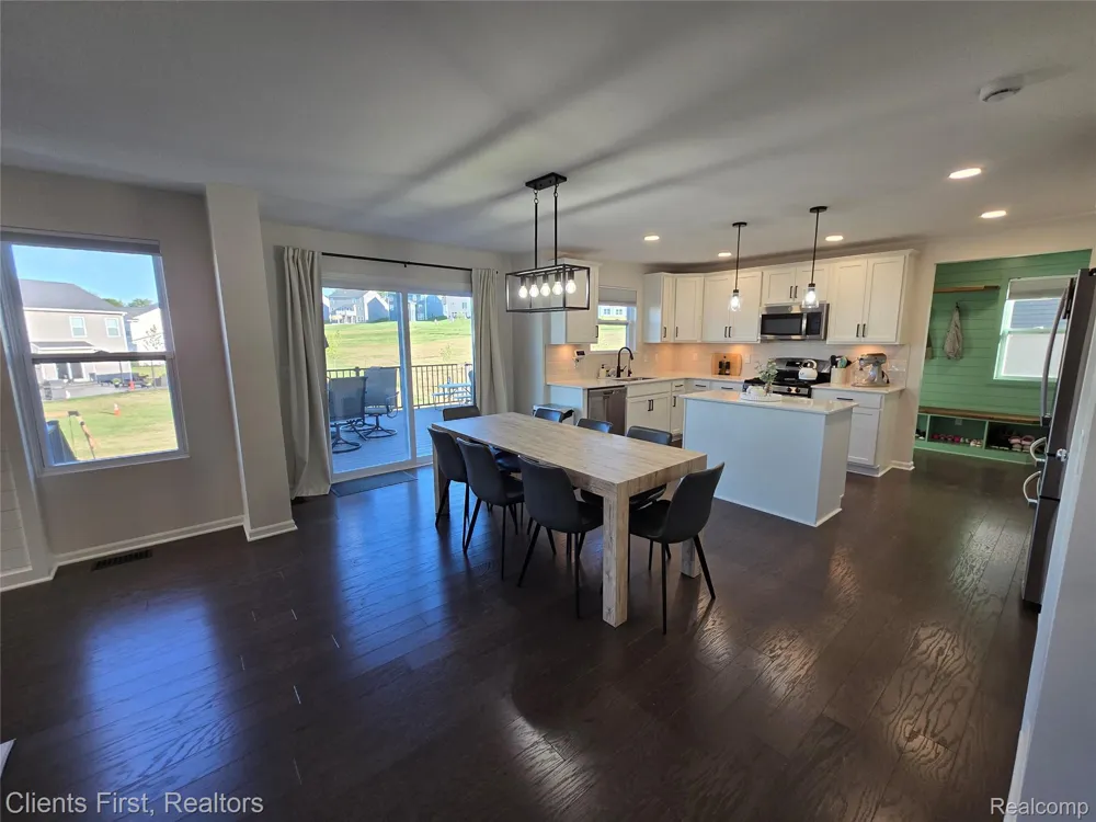 291 Quartz Way White Lake Charter Township, MI 48386