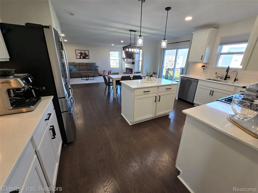 291 Quartz Way White Lake Charter Township, MI 48386