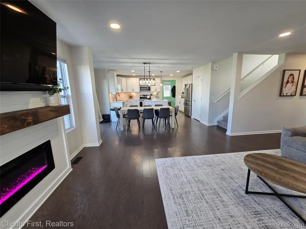 291 Quartz Way White Lake Charter Township, MI 48386