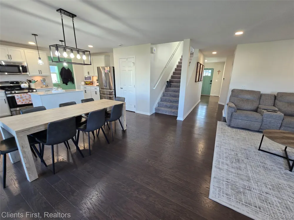 291 Quartz Way White Lake Charter Township, MI 48386