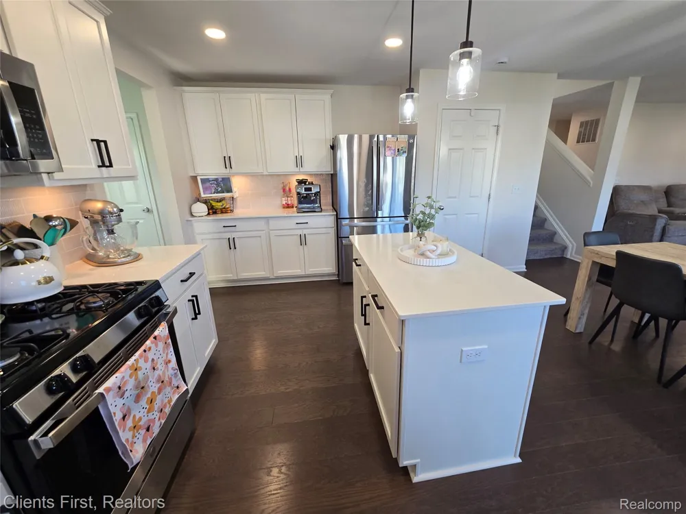 291 Quartz Way White Lake Charter Township, MI 48386