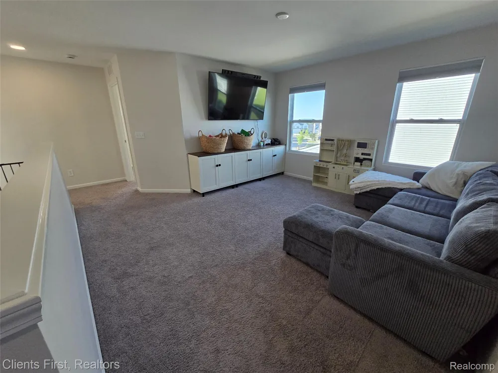 291 Quartz Way White Lake Charter Township, MI 48386